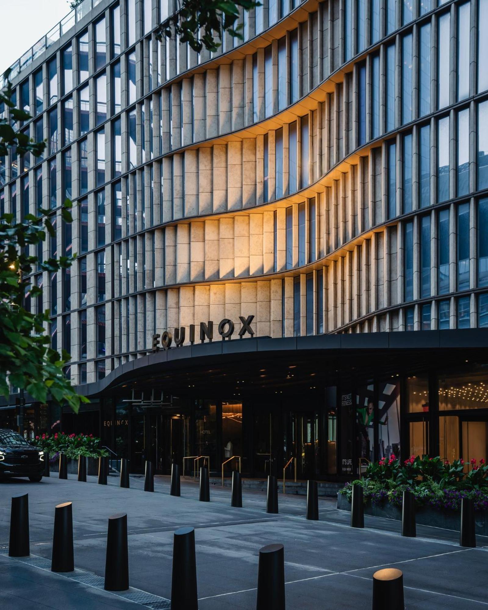 Equinox Hotel Hudson Yards New York City Exterior photo