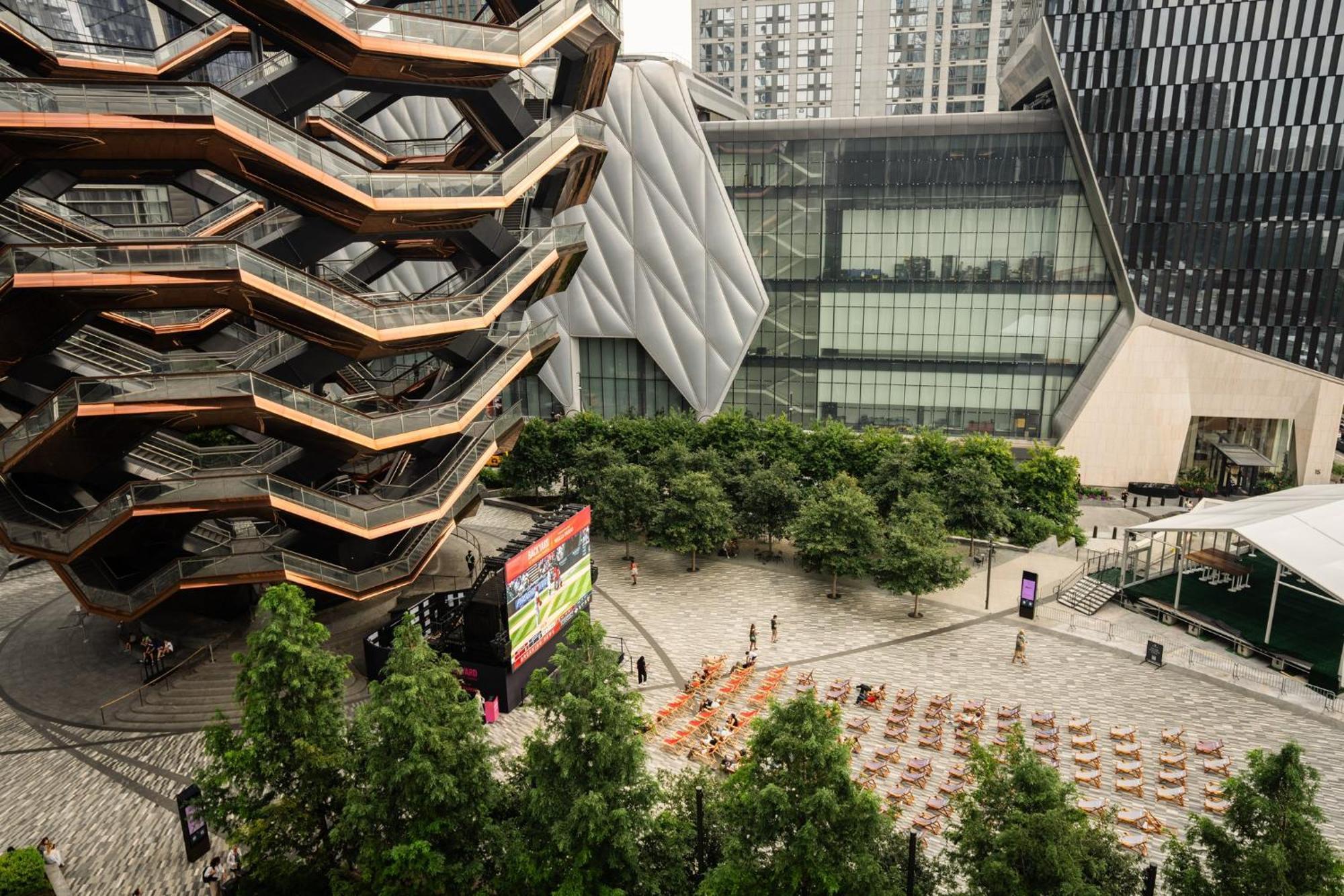 Equinox Hotel Hudson Yards New York City Exterior photo