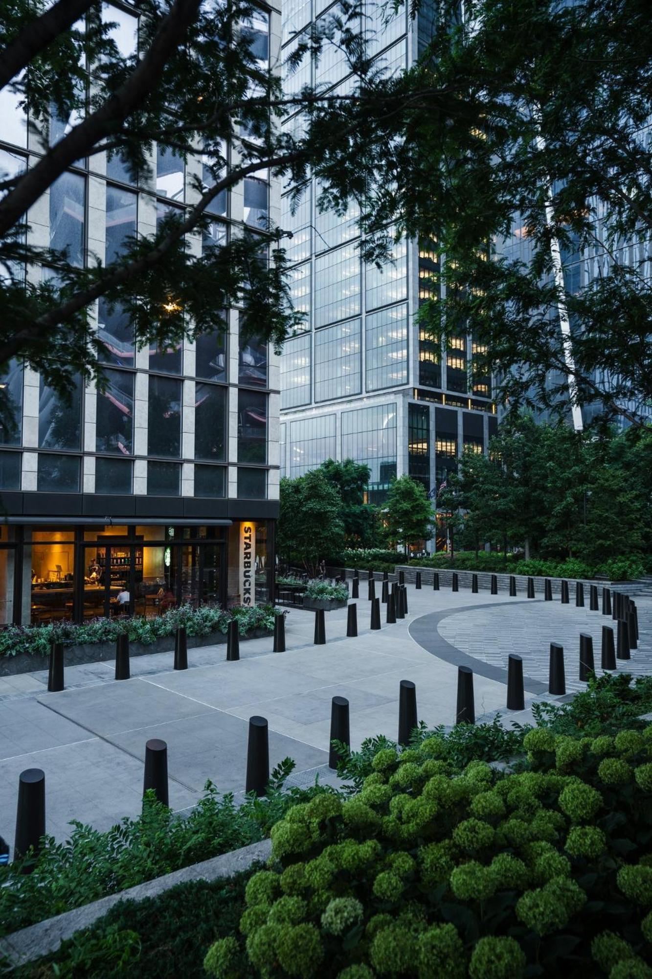 Equinox Hotel Hudson Yards New York City Exterior photo